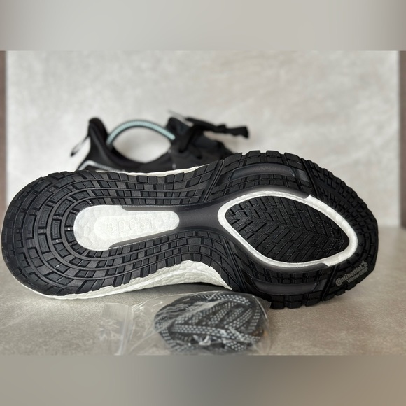 Adidas Ultraboost 21 Cold Ready - Picture 6 of 9